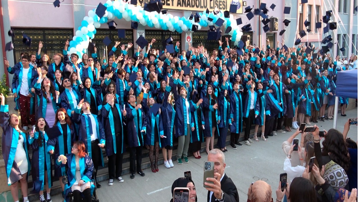Okulumuz 17.Dönem Mezunlarını Muhteşem Bir Törenle Uğurladı